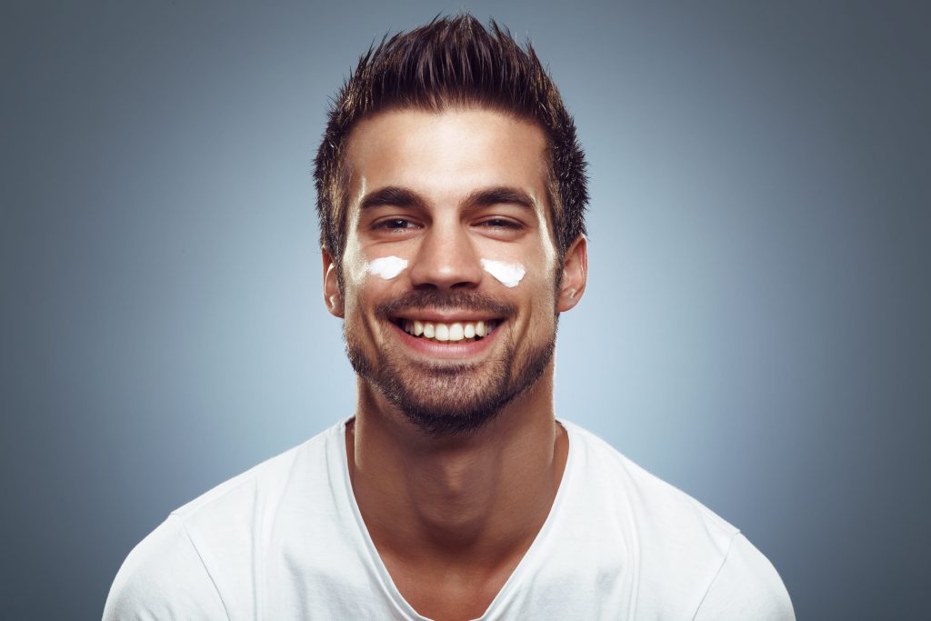 Jak zapobiegać powstawaniu głębokich zmarszczek i dbać o męską skórę